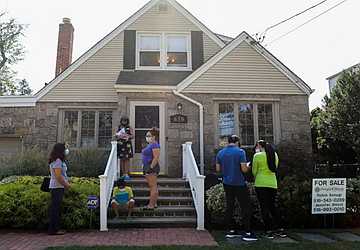 Top 4 Strategies for Winning a Bidding War on a Home